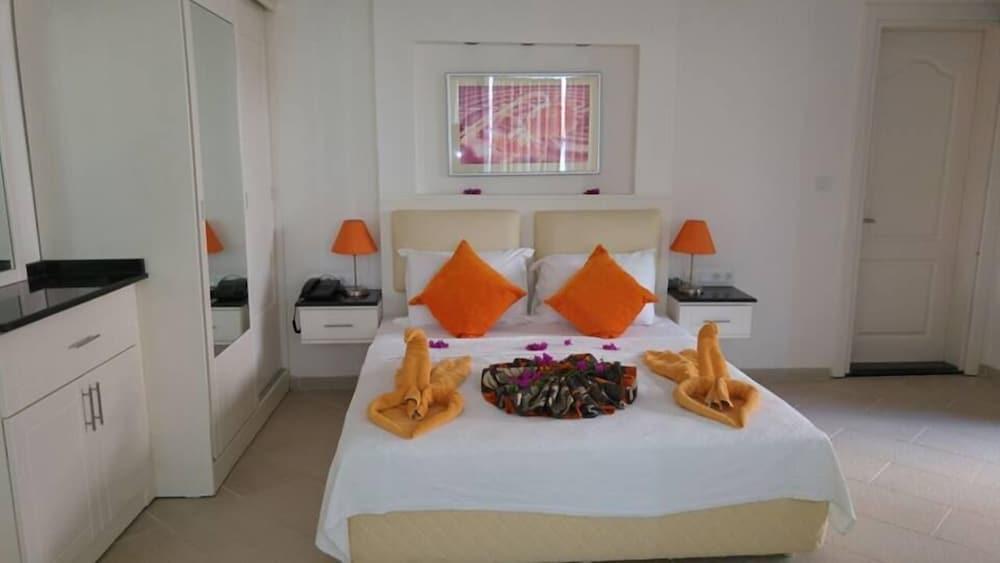 Golden Life Heights Deluxe Suite Hotel - Adult Only Oludeniz Bagian luar foto